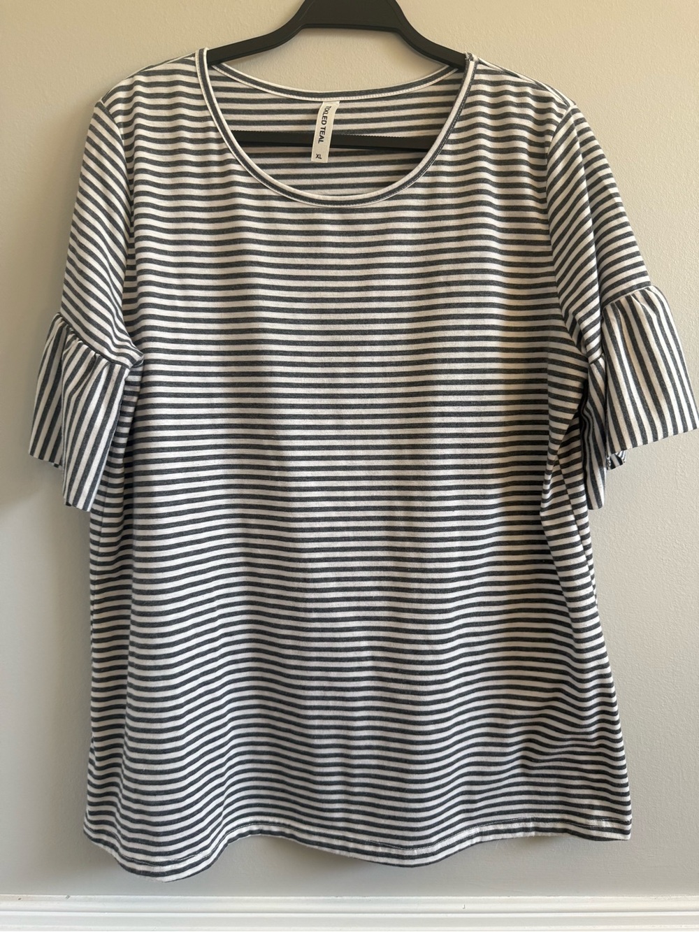 Tickled Teal blouse, gray/white stripe, euc, XL